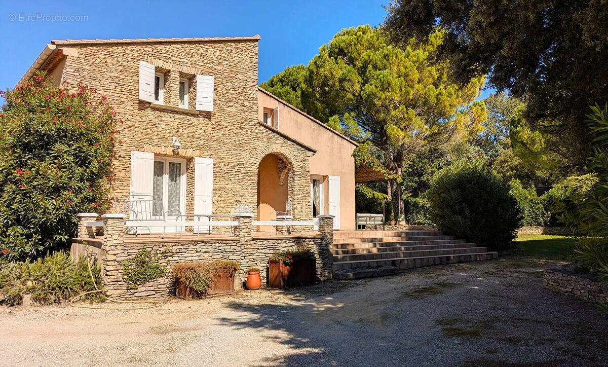 Maison à L'ISLE-SUR-LA-SORGUE