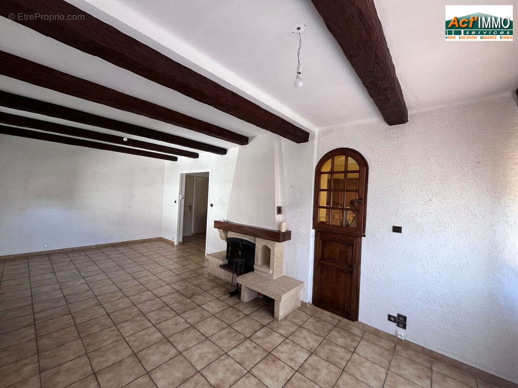 Maison 121 m² à Miramas  - photo 2