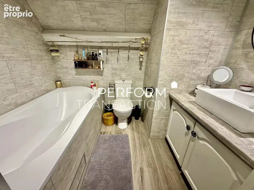 Herbeys-t3 duplex dans le chateau - photo 6