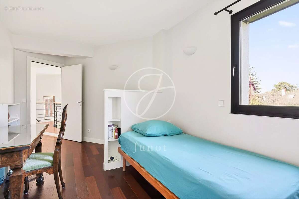 Maison à LE VESINET