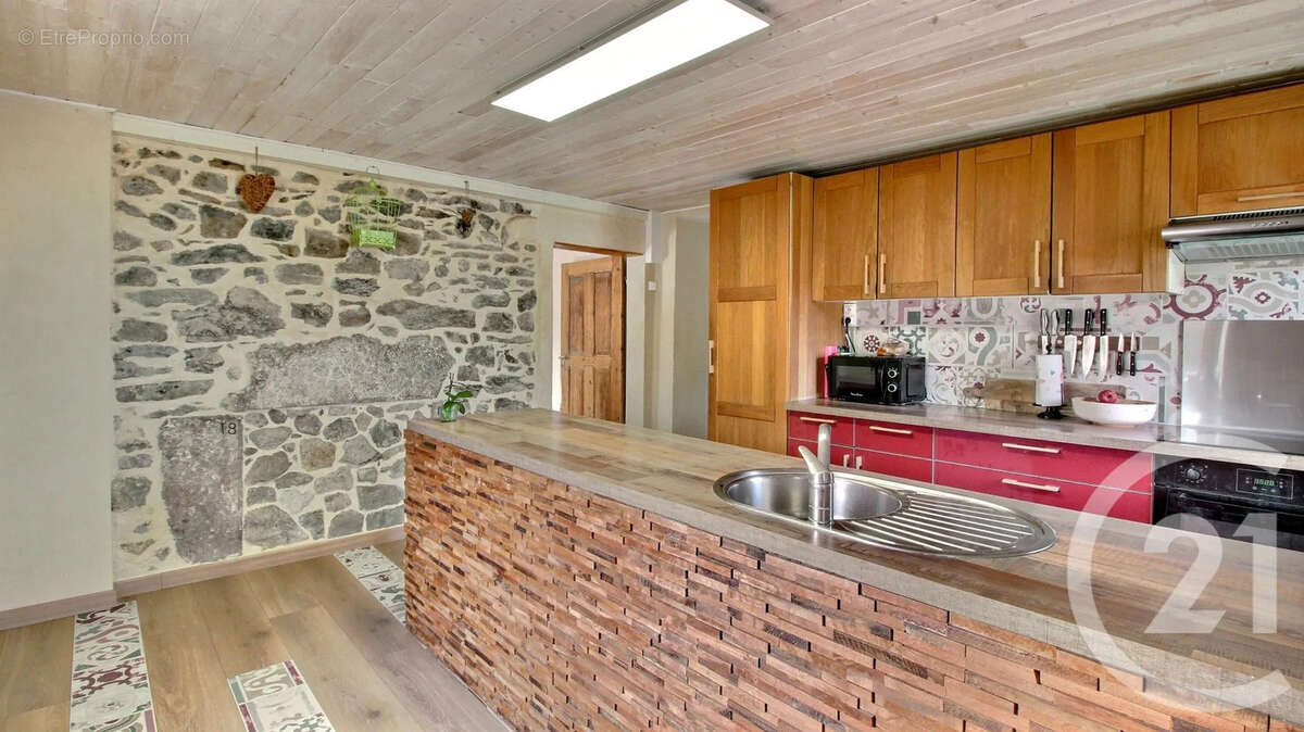 Maison à LARRINGES