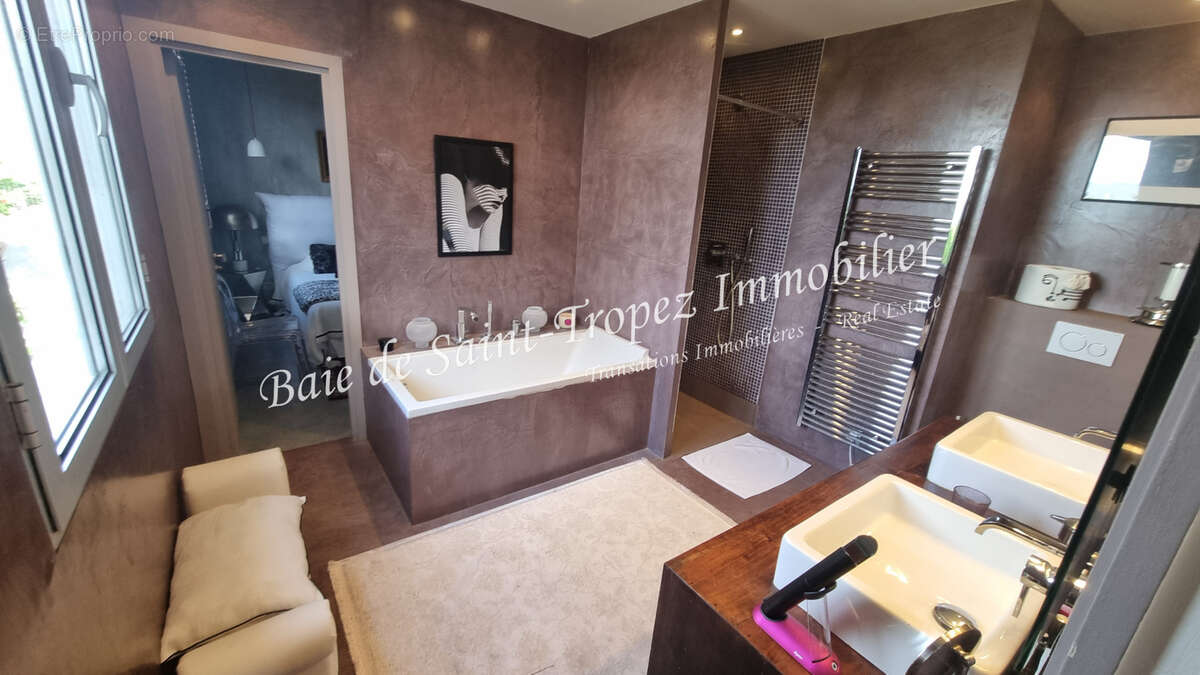 Appartement à SAINT-TROPEZ