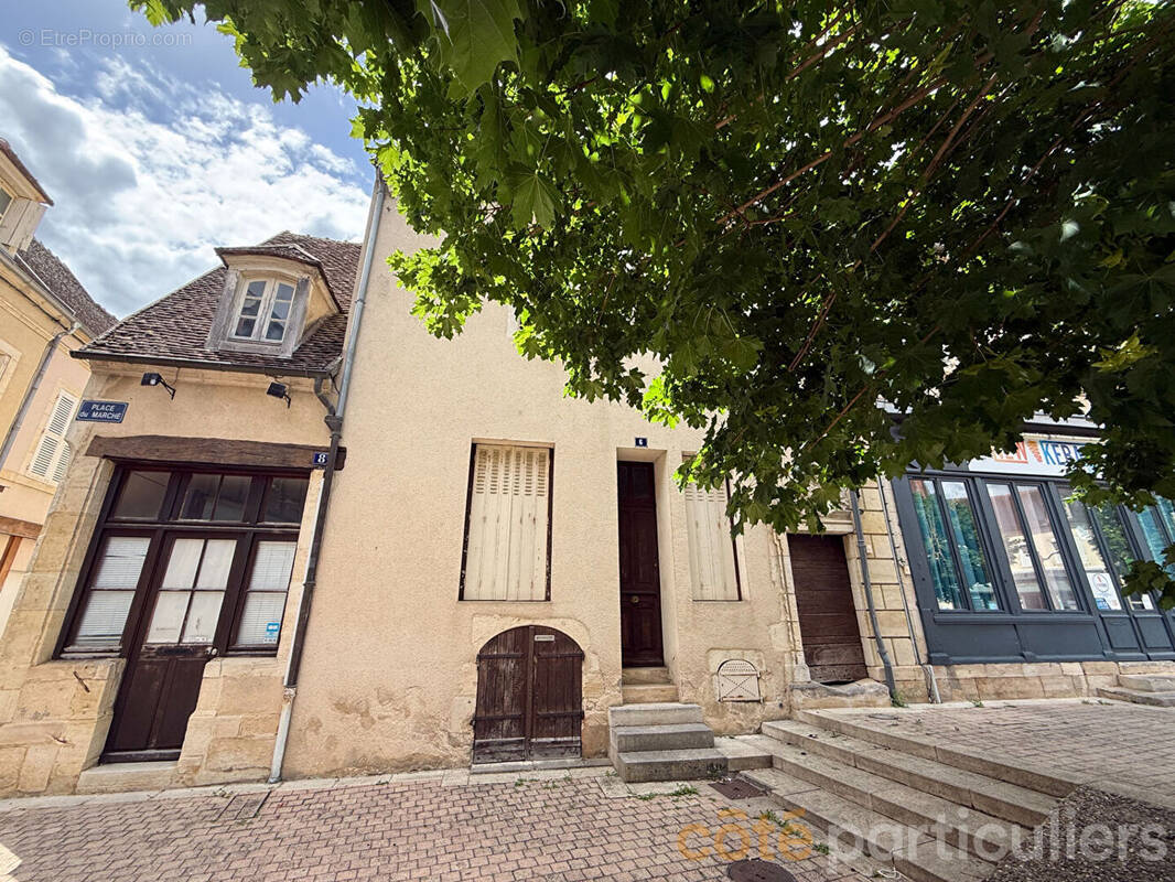 Maison à SAINT-AMAND-MONTROND