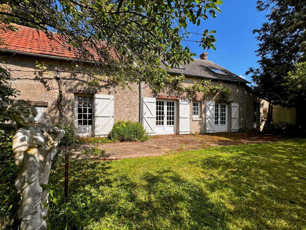  Propriété de caractère sur un parc arboré et boisé de 8000 m²  - photo 3