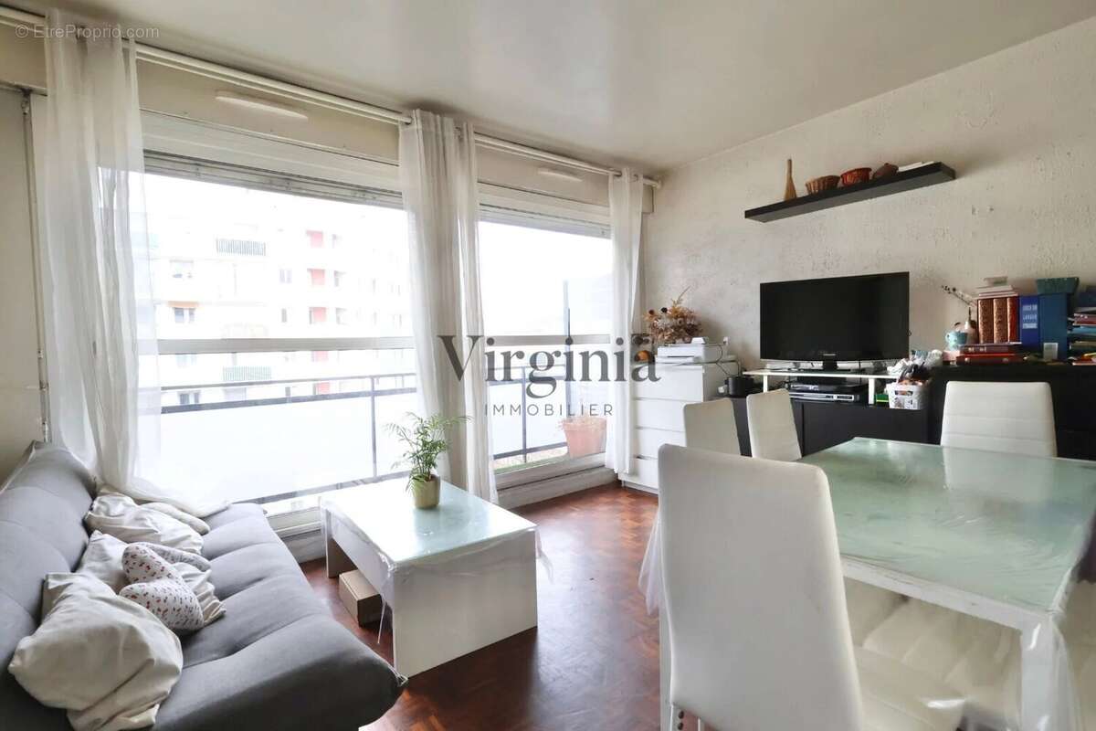 Appartement à CHARENTON-LE-PONT