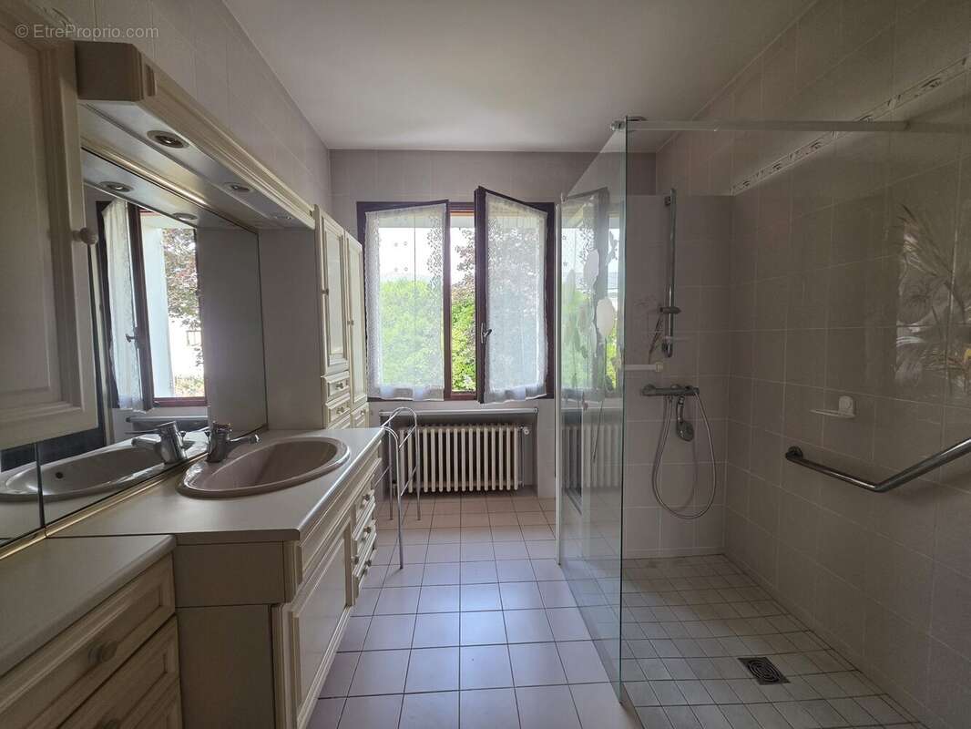 Maison à TONNAY-CHARENTE