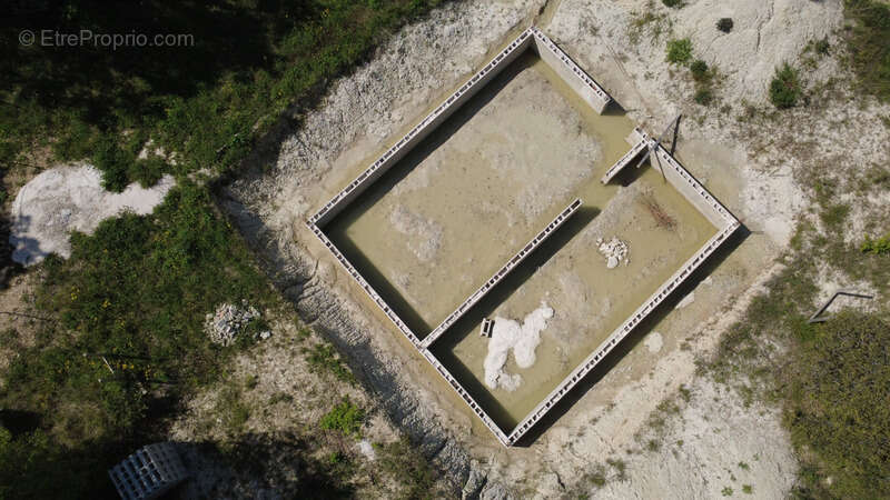 Terrain à SAINT-SATURNIN-LES-APT
