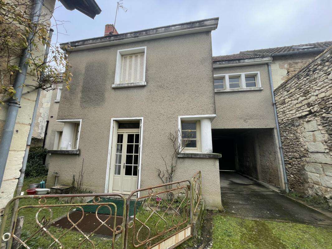 Maison à VOUNEUIL-SUR-VIENNE