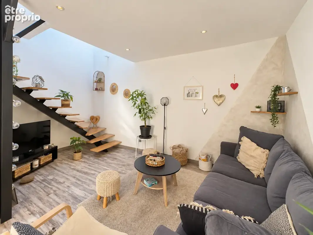 maison mitoyenne, entièrement rénovée en 2015 avec terrasse et garage - photo 2