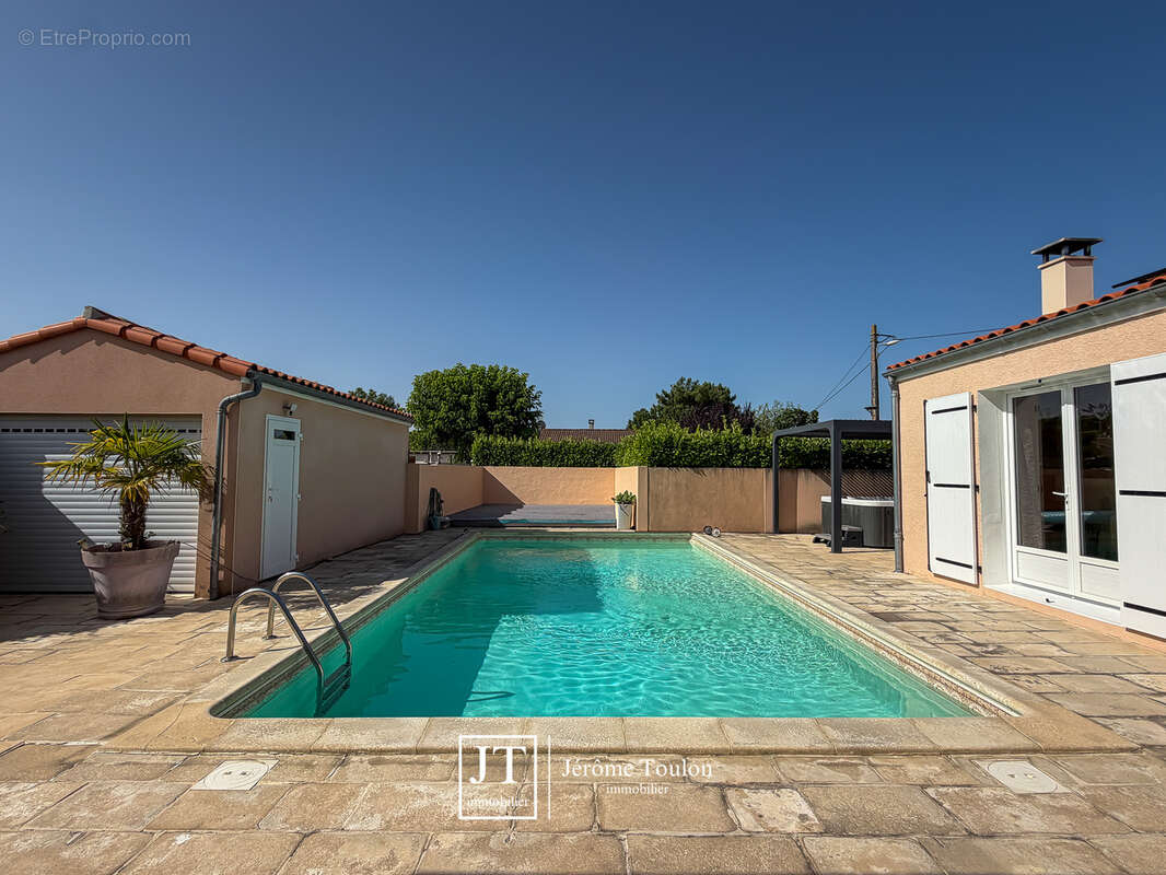 Maison à VAUX-SUR-MER
