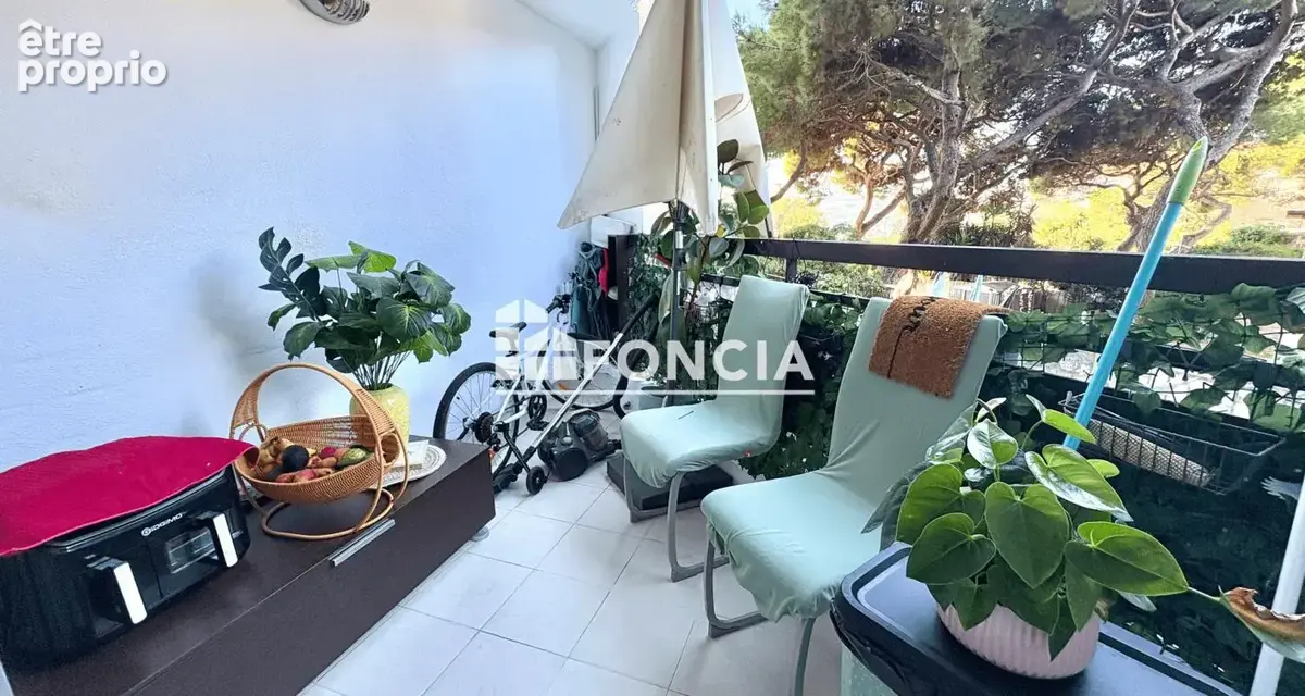 Cannes, bord de mer : T3 de 39 m² avec terrasse et vue mer, piscine résidentielle et parking privatif - photo 2