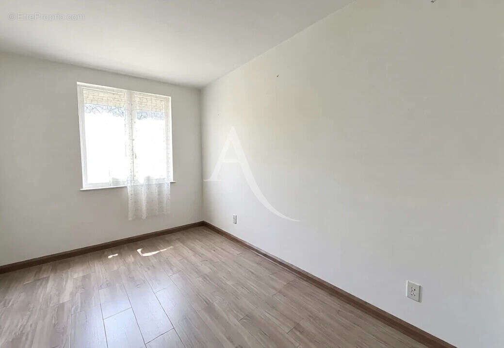 Appartement à VINON-SUR-VERDON