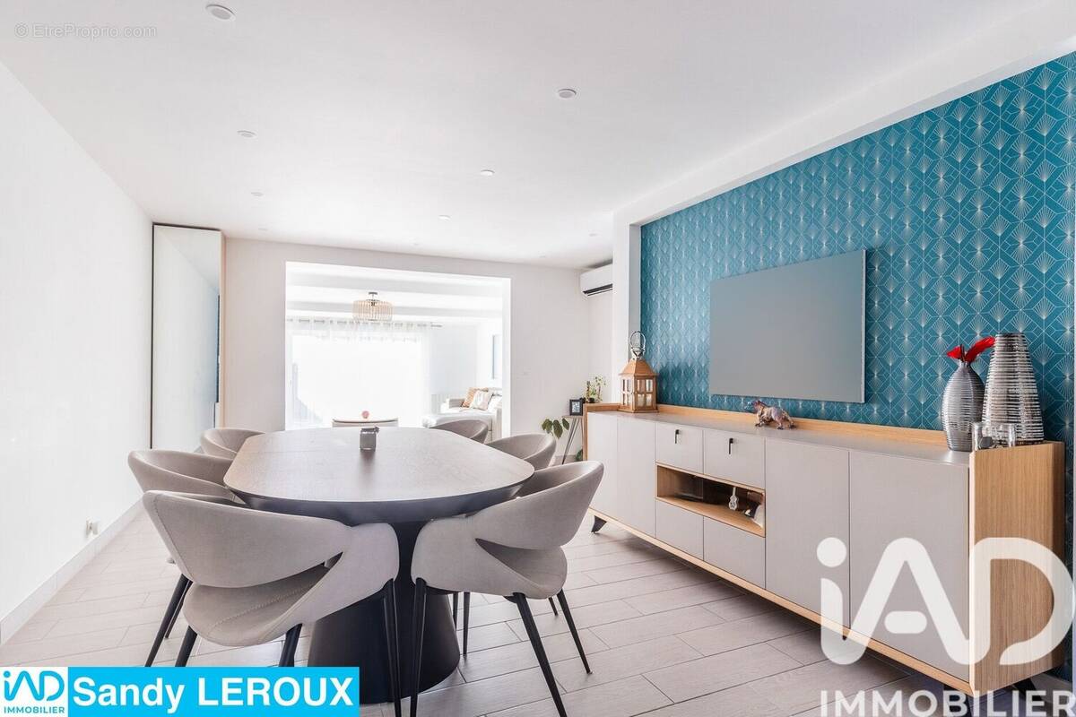 Photo 1 - Maison à VARENNES-JARCY