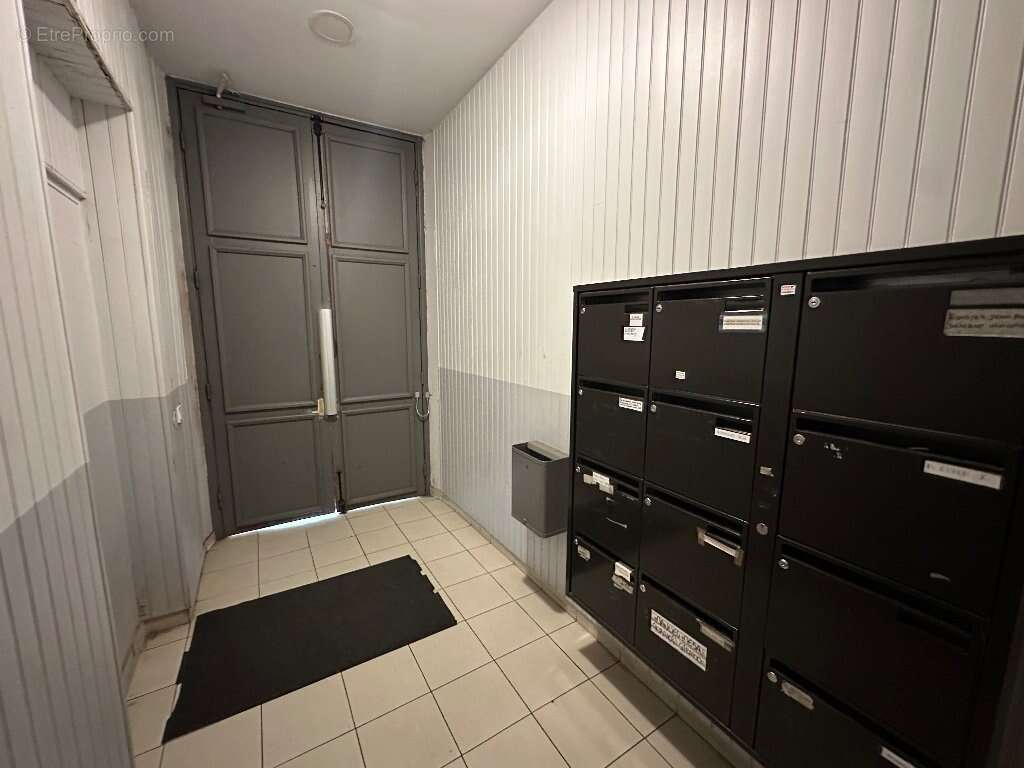 Appartement à COURBEVOIE