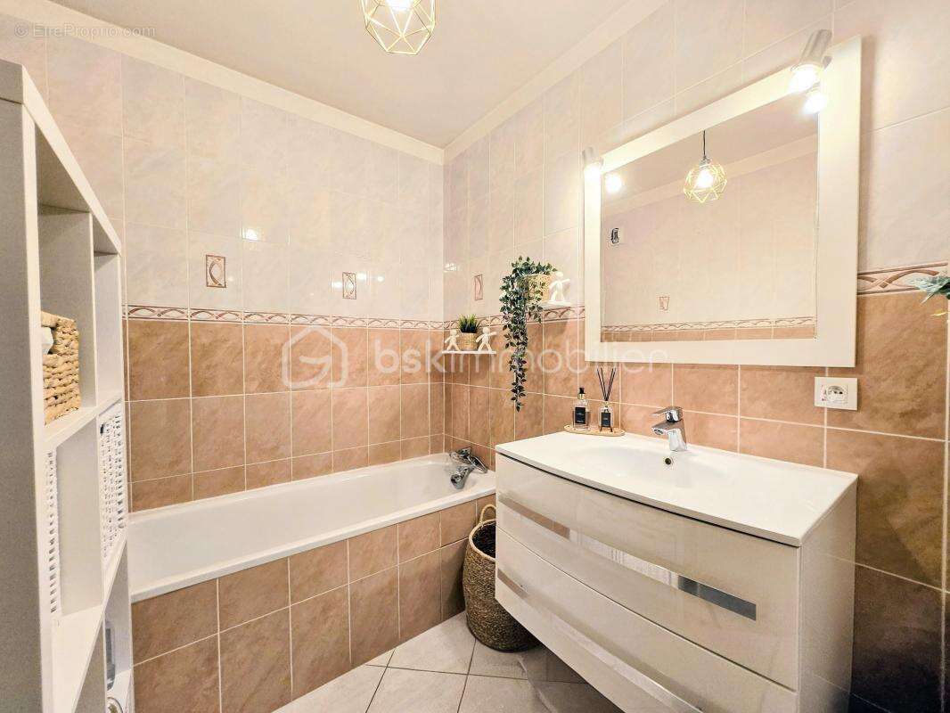 Appartement à LONGPERRIER