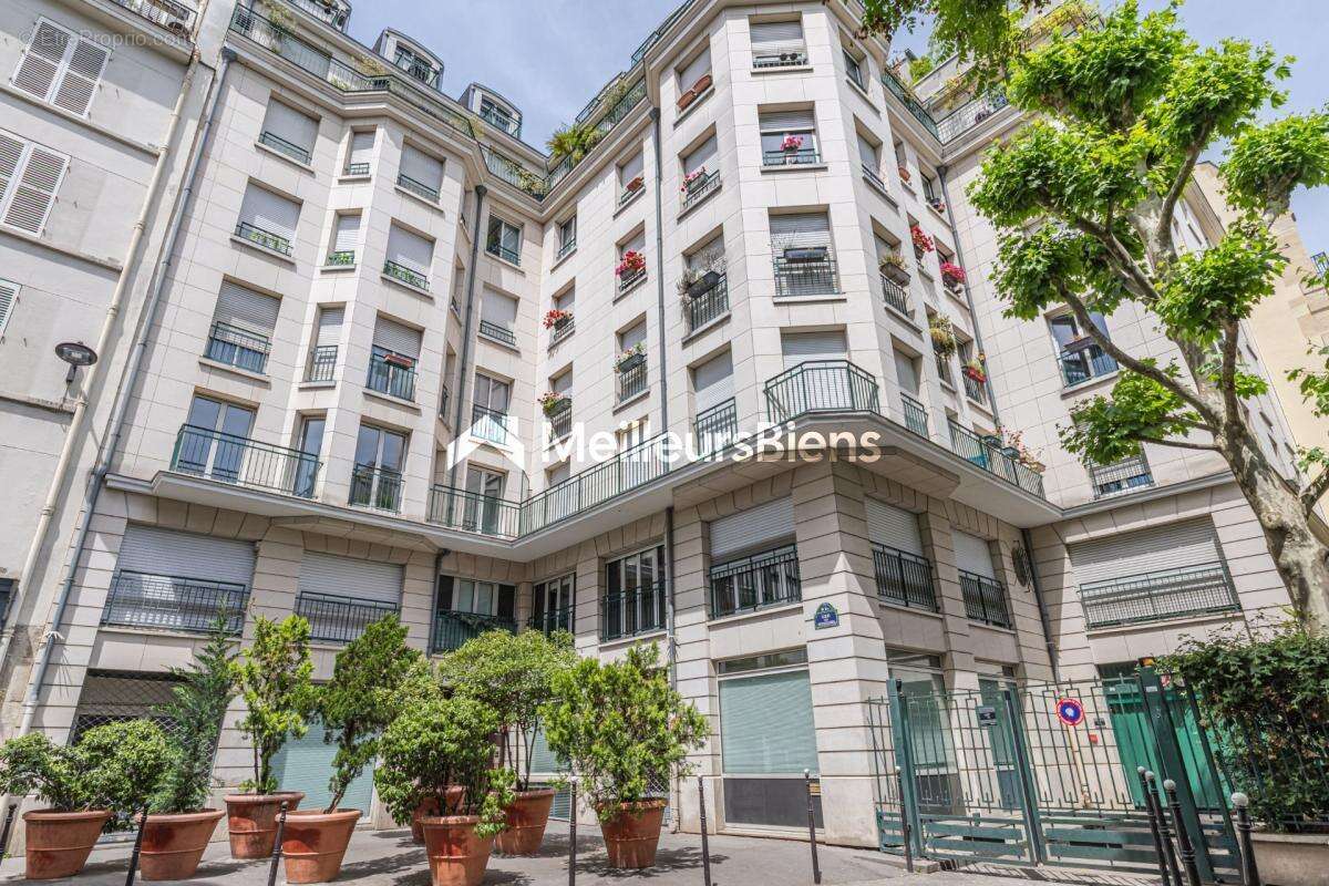 Appartement à PARIS-10E