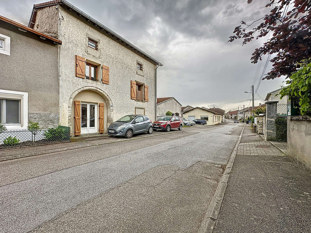 Appartement à REMONCOURT