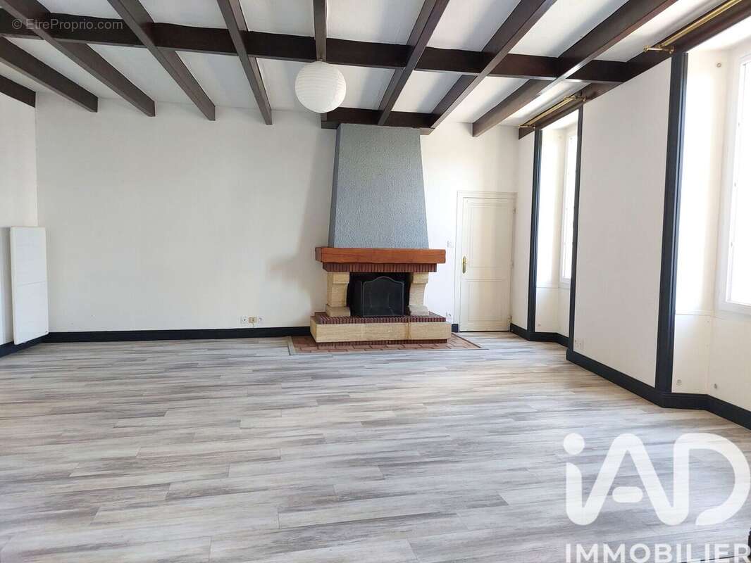 Photo 4 - Maison à CHERVES-RICHEMONT