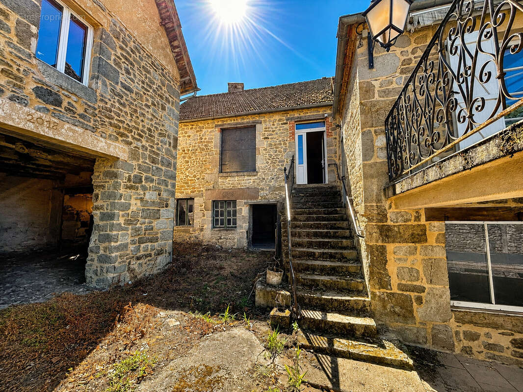 Ensemble immobilier en pierre - photo 6