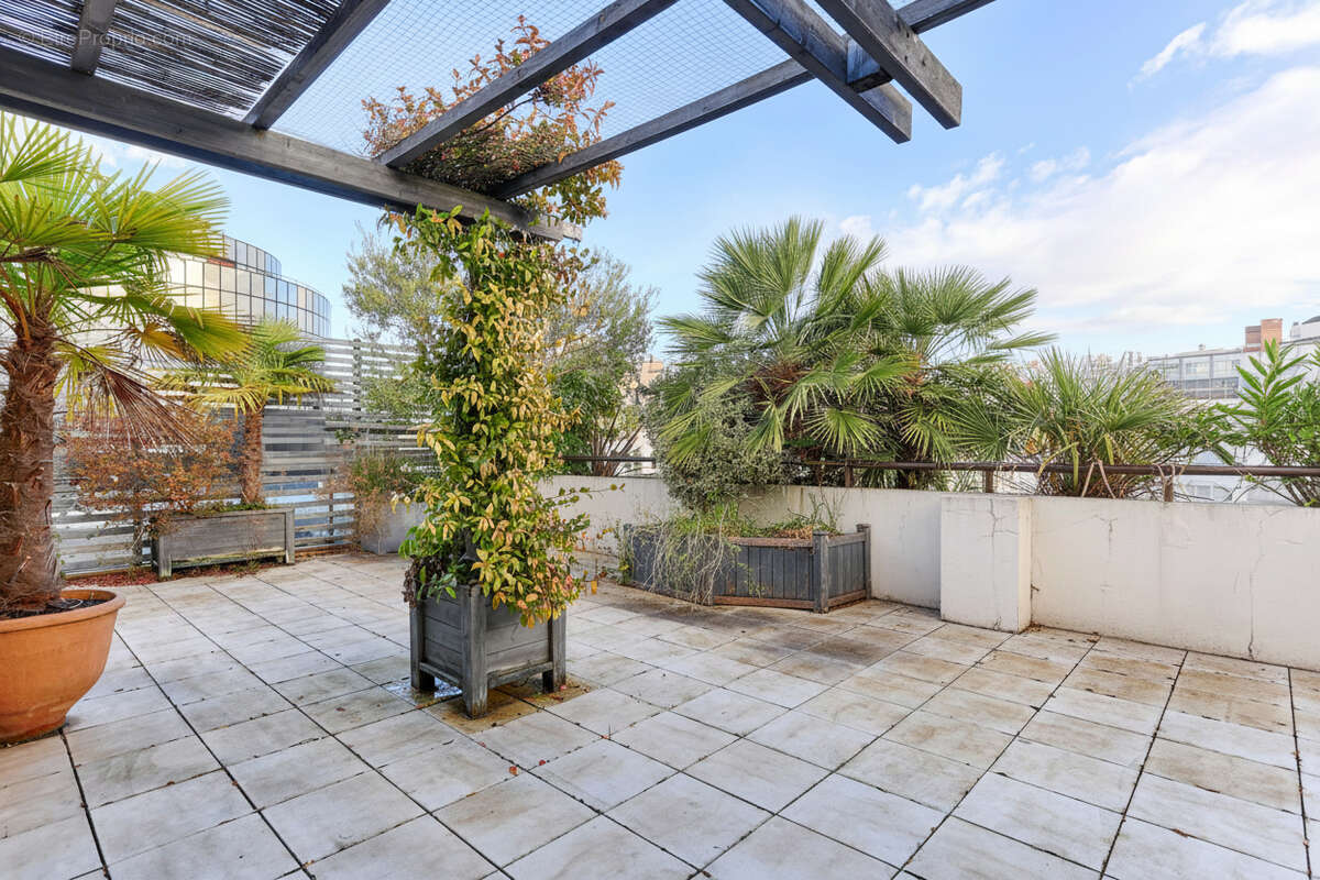 Appartement à LEVALLOIS-PERRET