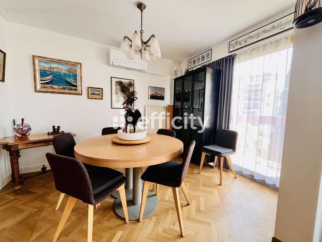 Appartement à MARSEILLE-5E