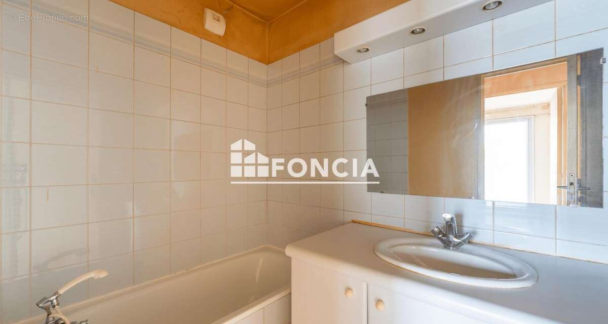 Appartement à PARIS-19E