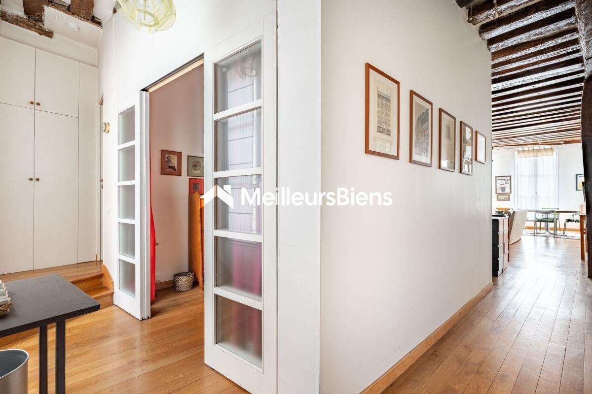 Appartement à PARIS-4E