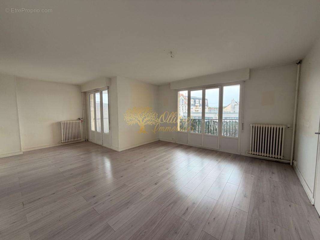Appartement à PONTAULT-COMBAULT