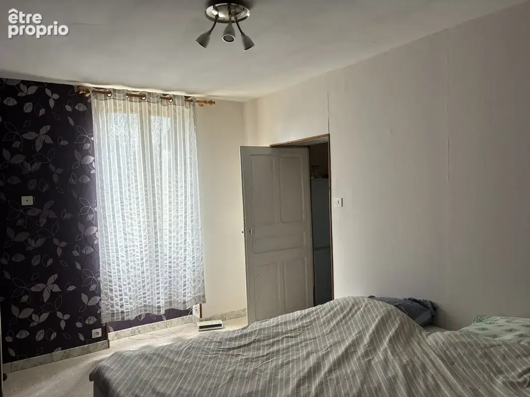 Voussac   Maison avec grande grange sur 3,89 hectares de terrain - photo 12