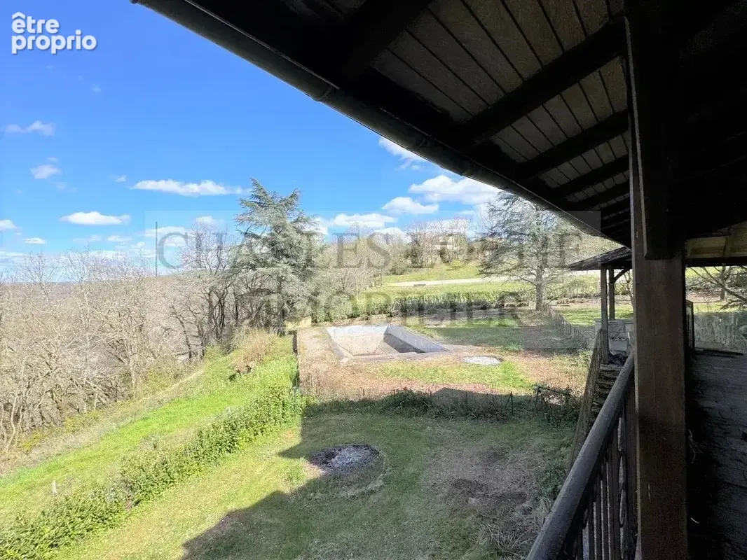Belle demeure à remettre au goût du jour, nichée dans son parc de plus de 7200 m², avec piscine. - photo 14