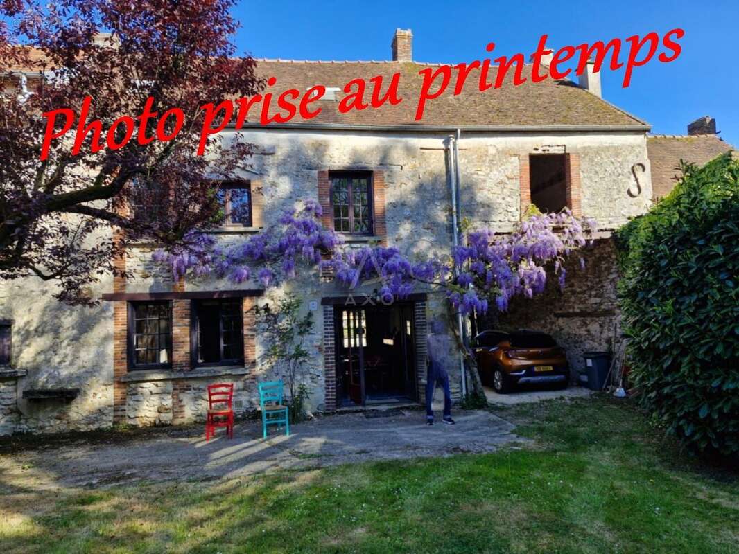 Maison à FROMENTIERES