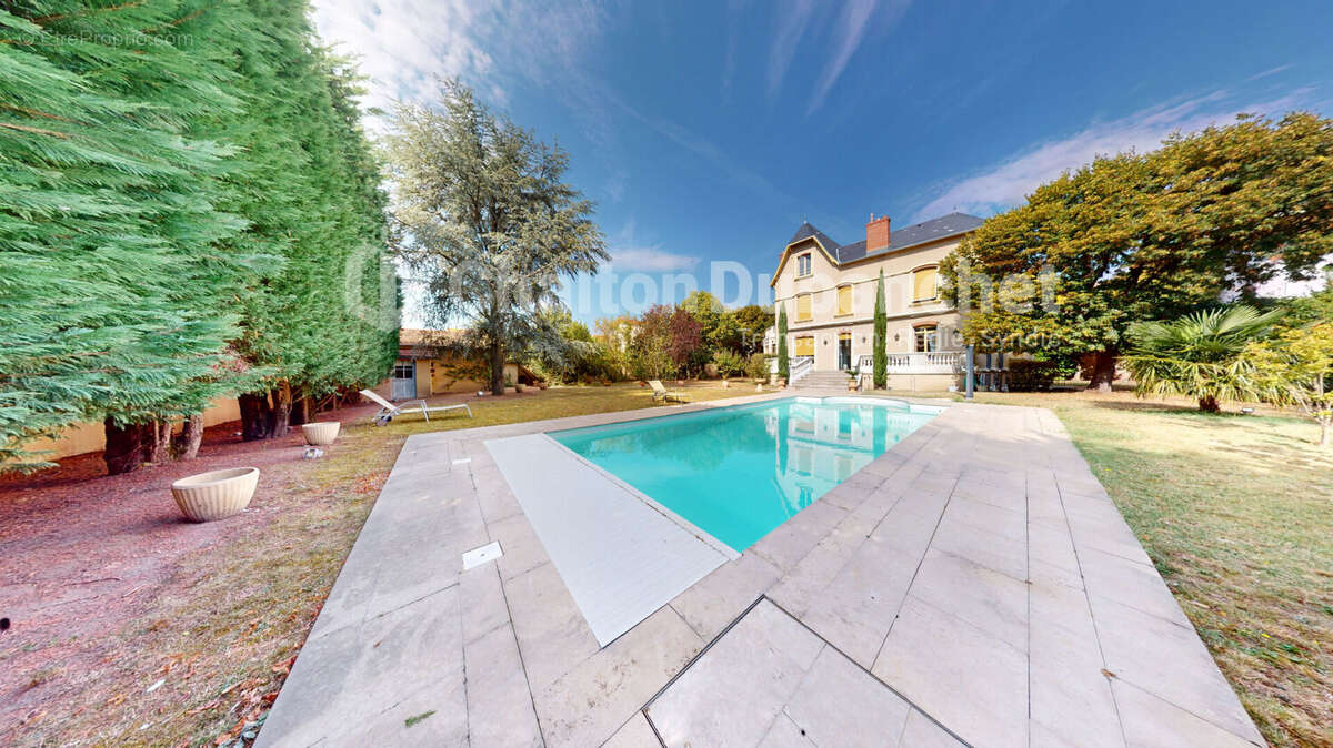 LE COTEAU - Maison de 300 m² - photo 3