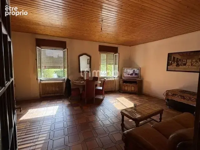 Immeuble comprenant un local commercial et deux appartements - photo 12