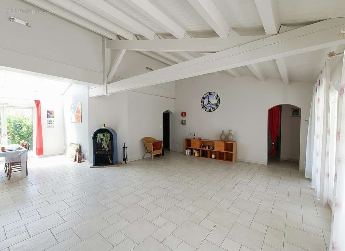 Maison à CHARRON