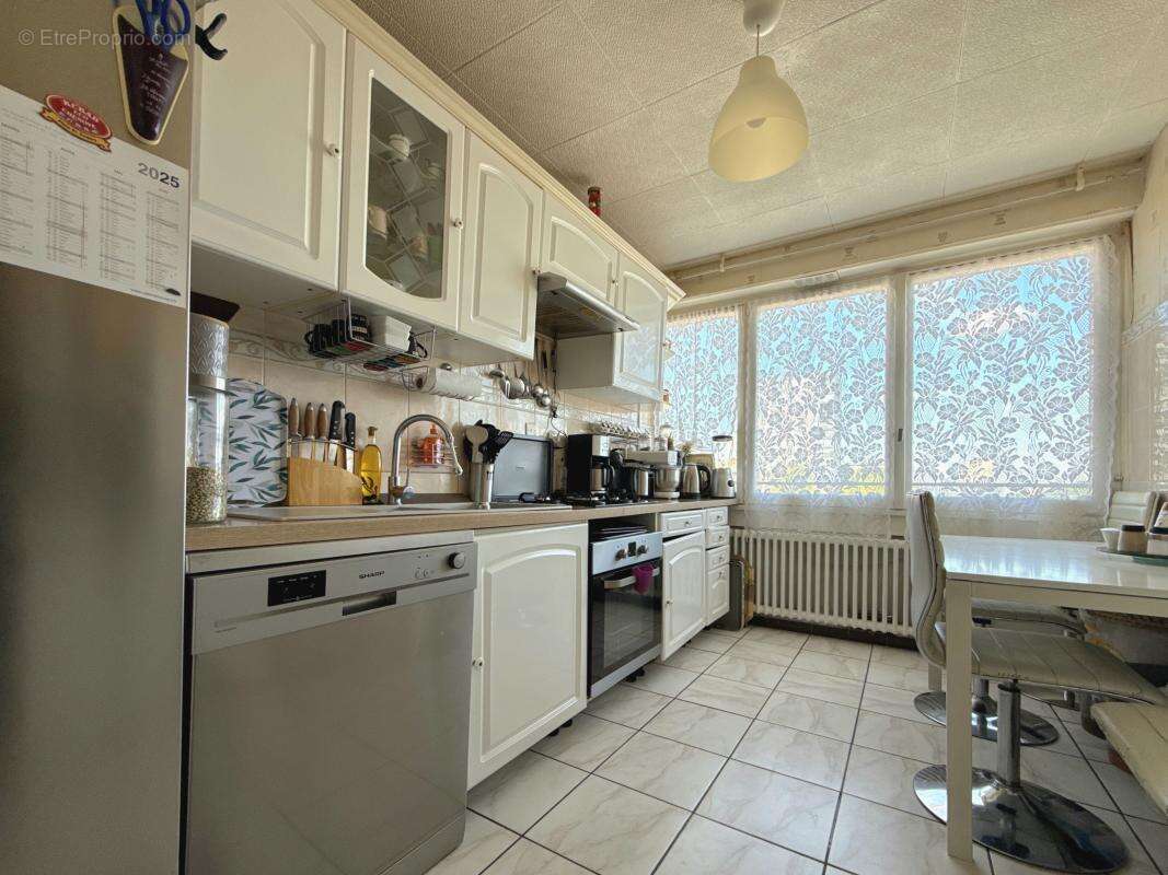 Appartement à CHENOVE