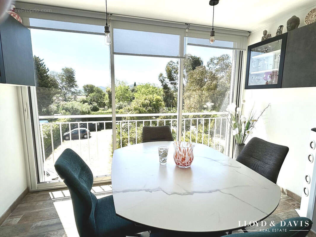 Appartement à BORMES-LES-MIMOSAS