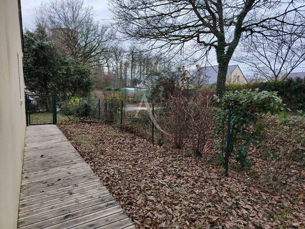 Maison à SAINT-CLEMENT-DE-LA-PLACE