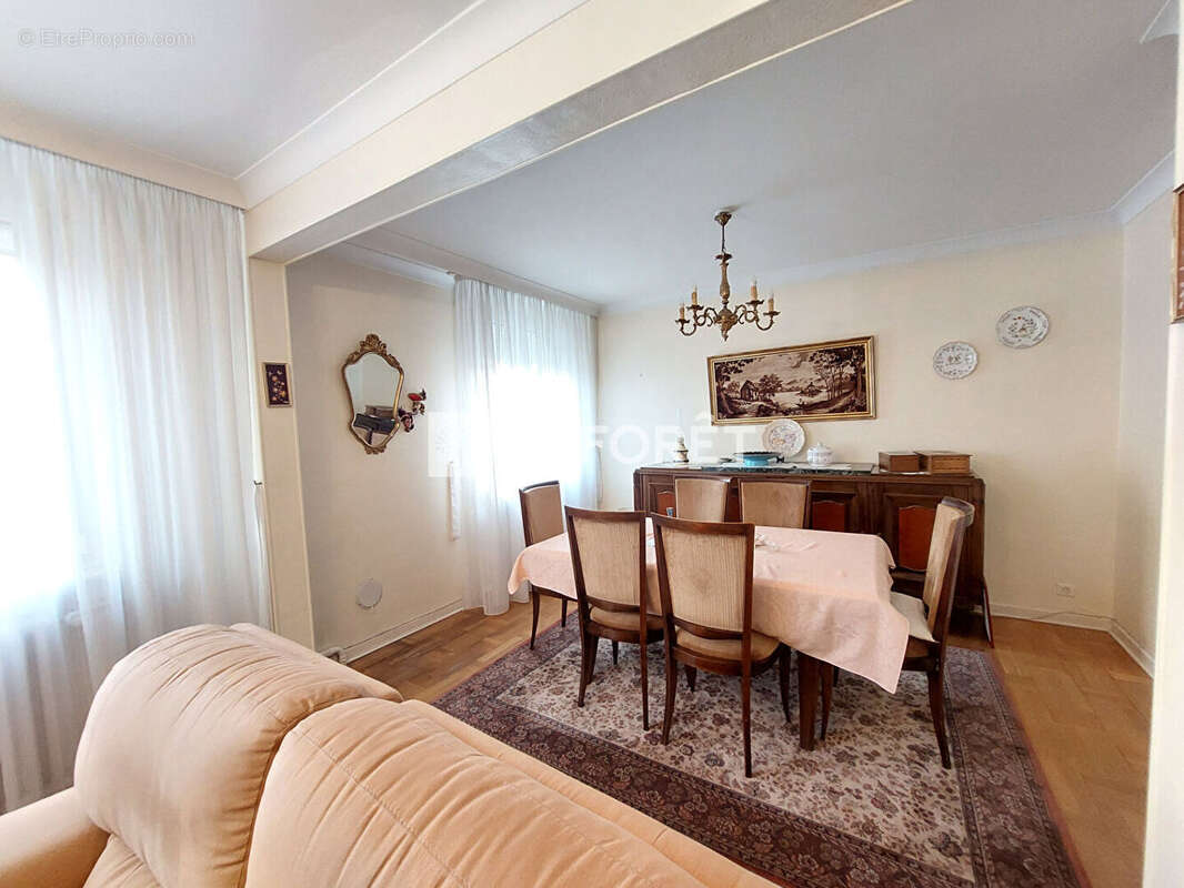 Maison à AUDUN-LE-TICHE