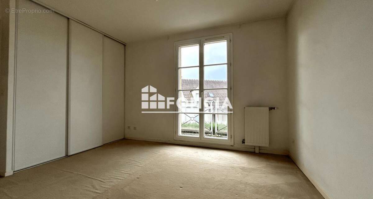 Maison à LE COUDRAY-MONTCEAUX