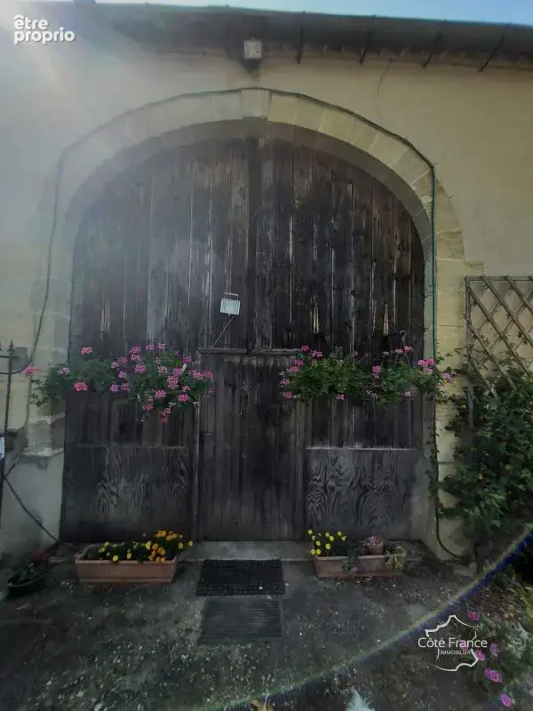 Maison de maître en pierre   Piscine   Dépendances 400 m2 - photo 10