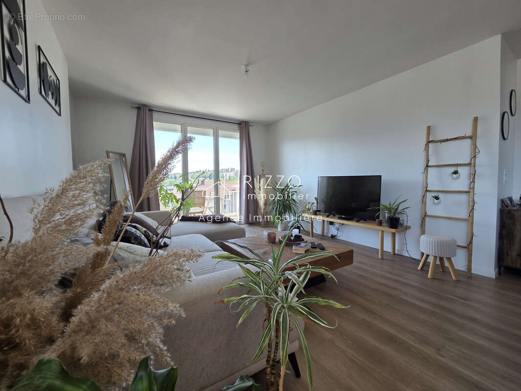 Appartement à MEYTHET