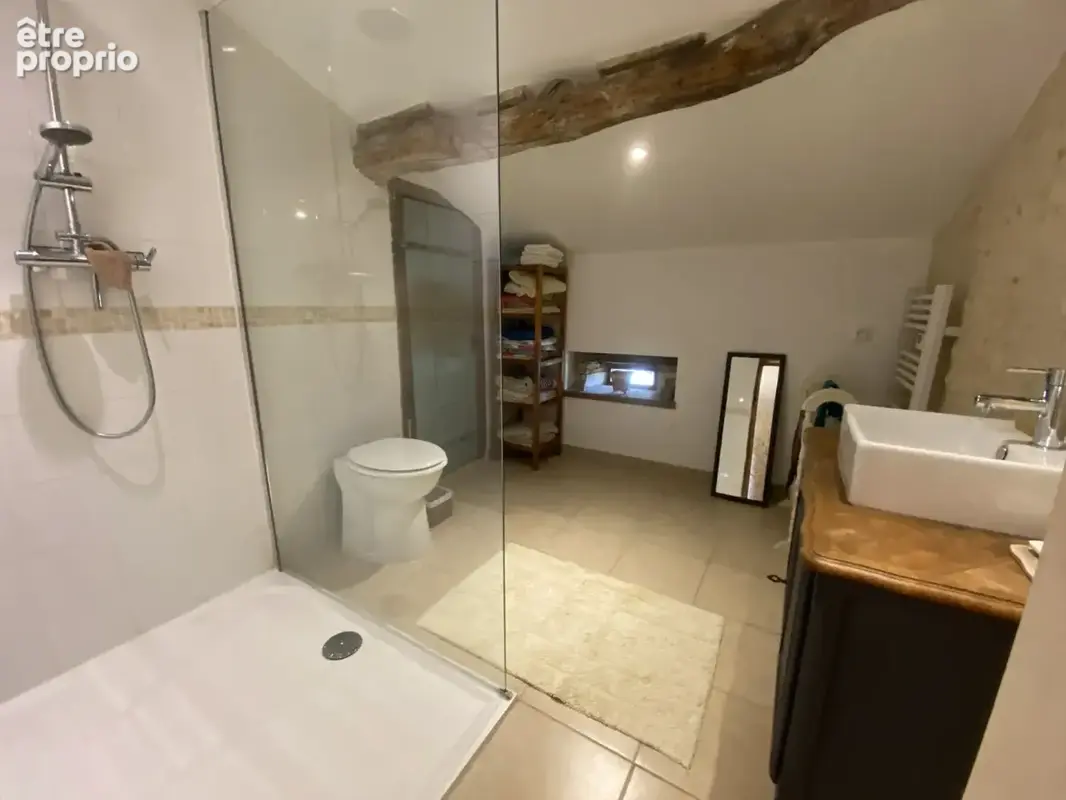 main house bathroom upstairs 