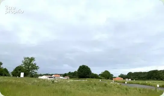 Terrain à SAINT-GEORGES-DES-GARDES