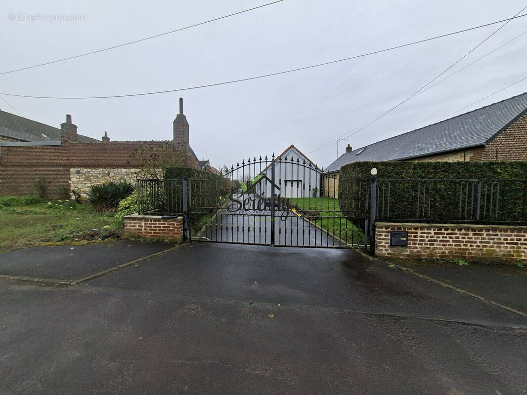 Maison à CREVECOEUR-SUR-L'ESCAUT