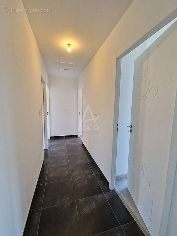 Maison contemporaine de 98m2  3 chambres  Garage de 58 m²  Terrain de plus de 2 000 m² - photo 11