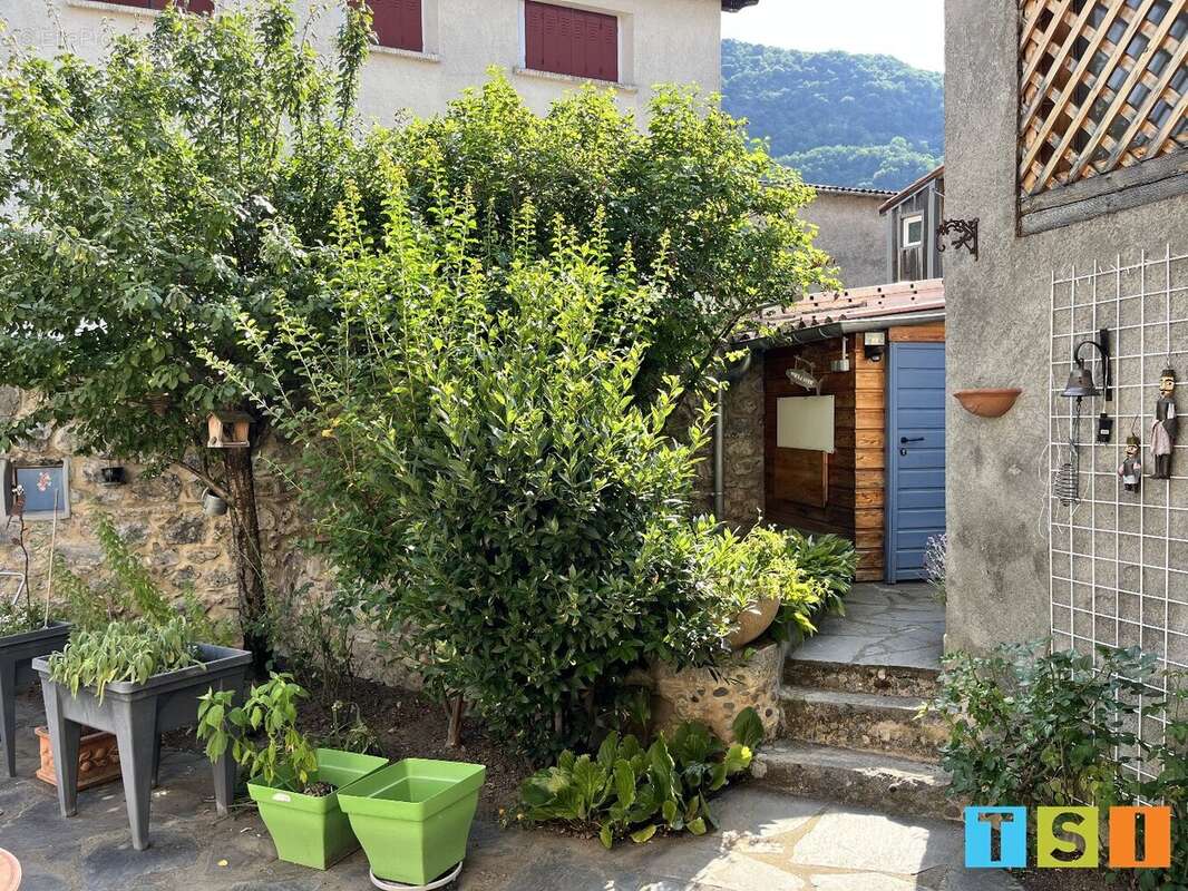 Troubat : Maison de village de charme entièrement rénovée par des artisans au coeur de la Barousse - photo 11