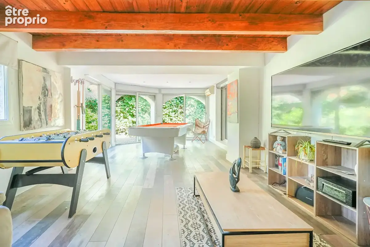 FUVEAU - Magnifique maison de famille de 197m² avec dépendance possible - DPE A - Parcelle de 2000m² arboré avec piscine à débor - photo 5