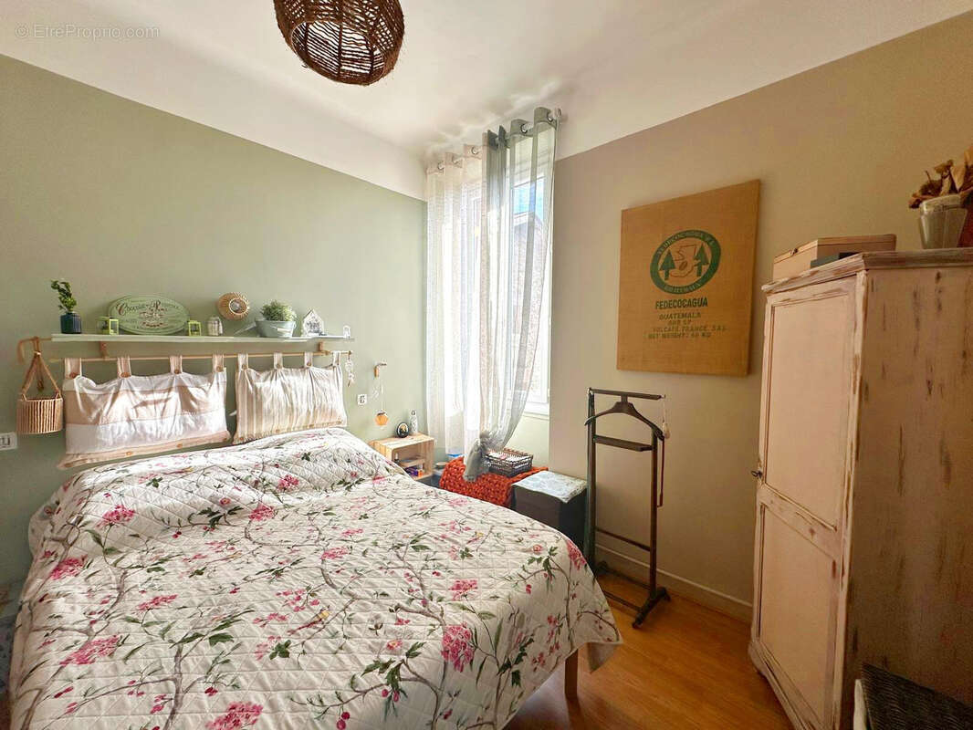 Maison à LIVINHAC-LE-HAUT