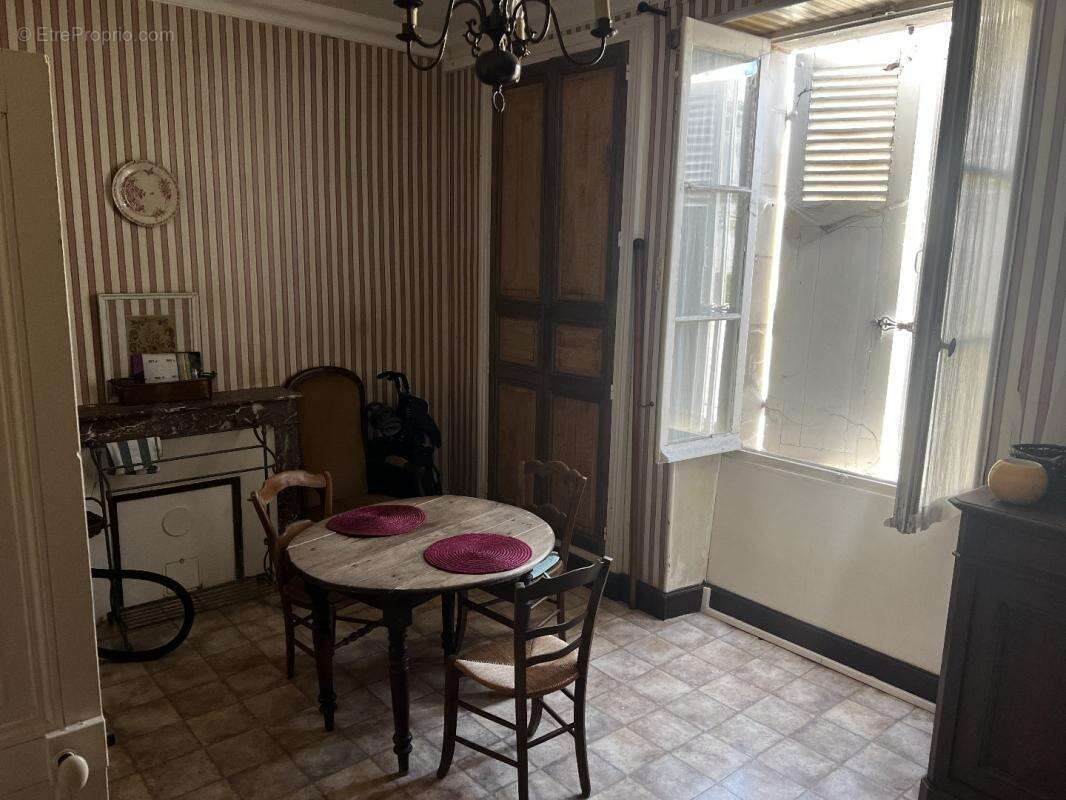 Maison 202 m² à Merigny  - photo 4