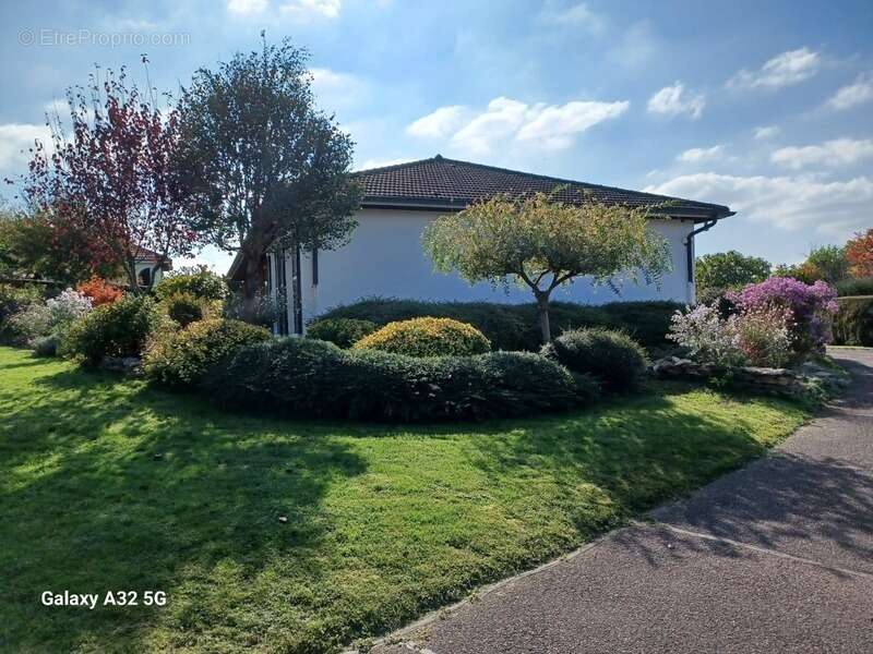 Maison à MISEREY-SALINES